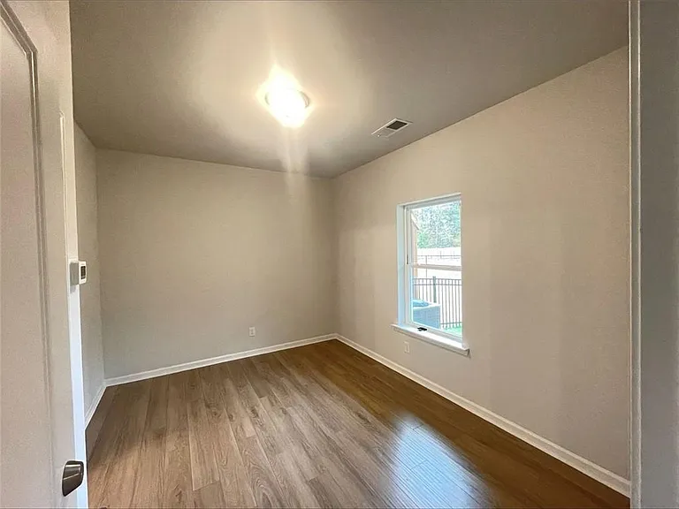 2623 Hedgeway Cir — Photo 6