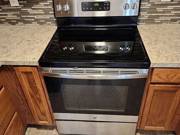4th image of 2558 River Rd #362