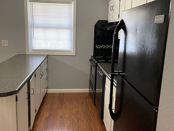 5th image of 937 Chadwick Dr #1