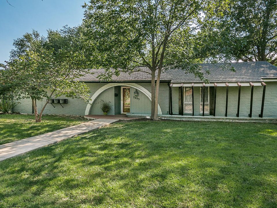 1st image of 2403 Hawthorne Dr