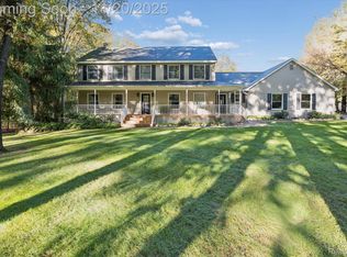 2490 Spring Grove Dr, Brighton, MI 48114
