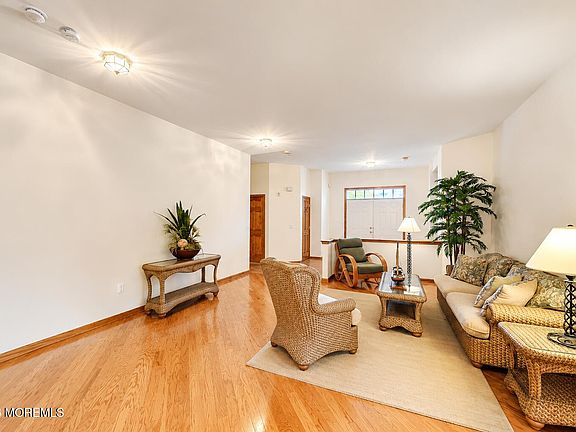4th image of 11 Pebble Beach Boulevard