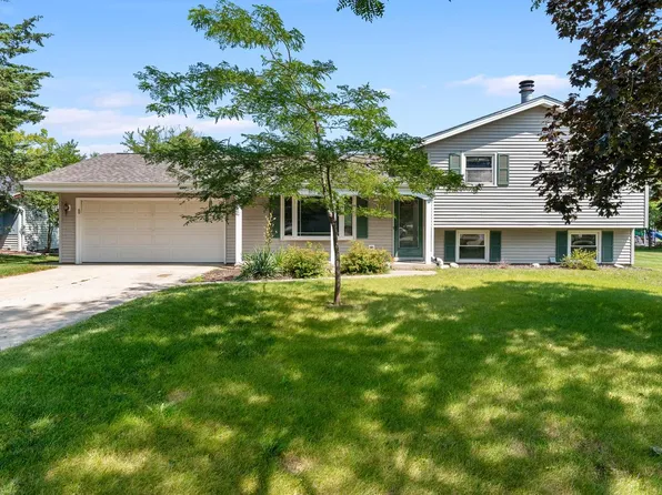 1721 Oriole COURT, West Bend, WI 53090