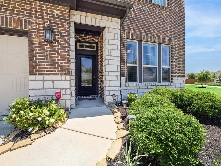 11718 Lost Maples Springs Dr — Photo 5
