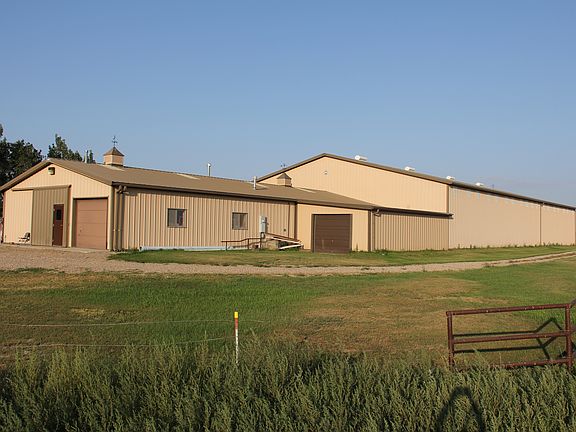 stable/shop/arena