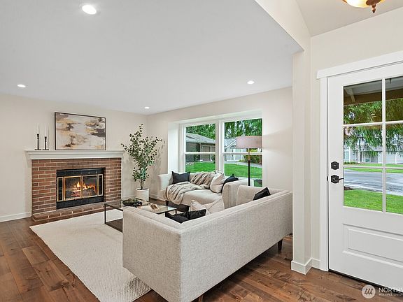 2nd image of 2600 234th Avenue NE