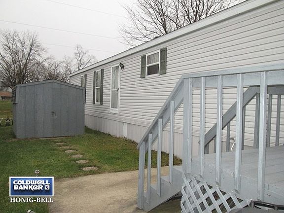 3rd image of 910 Belle Aire St