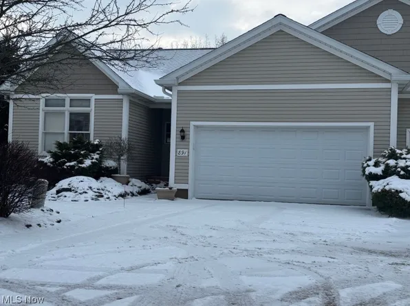 891 Stonewater Dr, Kent, OH 44240