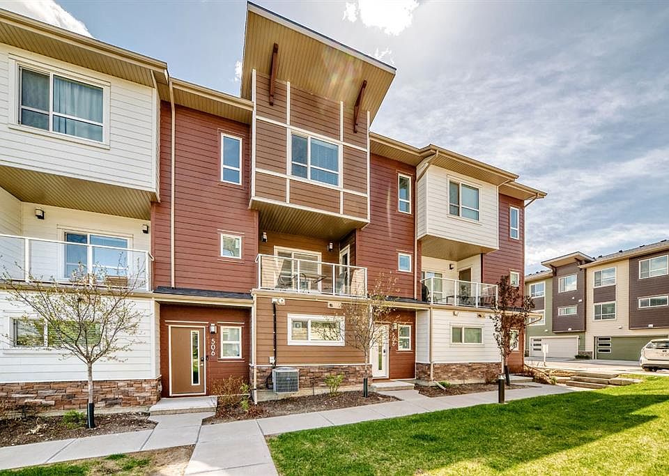 1st image of 508 N Harvest Grove Walk NE