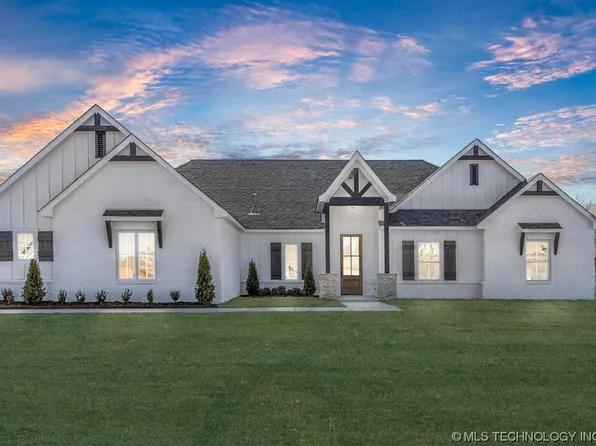 15442 E Taylor Ln, Claremore, OK 74017