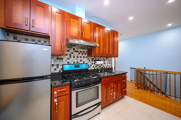 Sold by Remax Edge | media 12