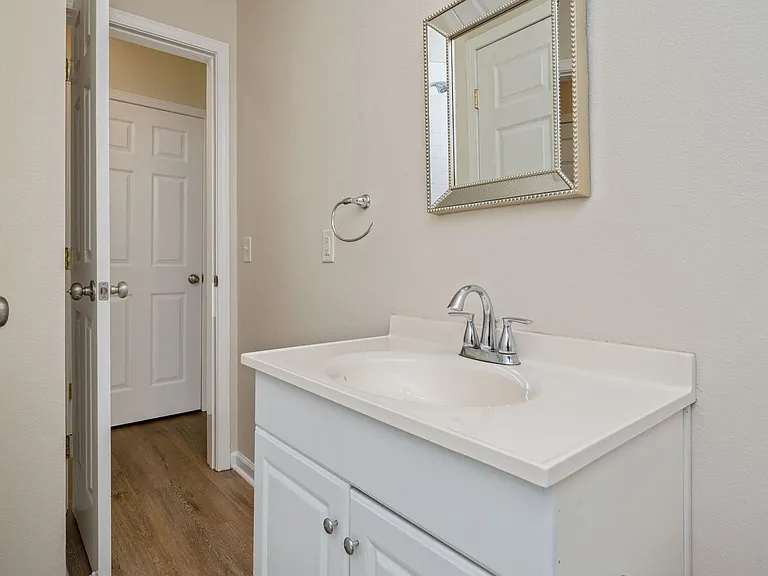 709B Greenwood St — Photo 15