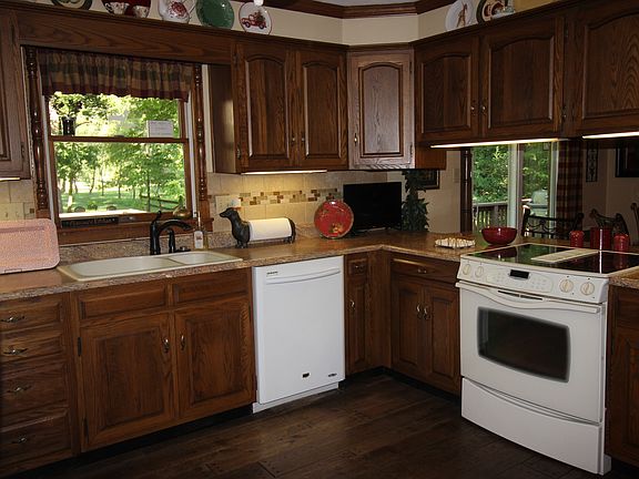 4th image of 589 S Denny Dr