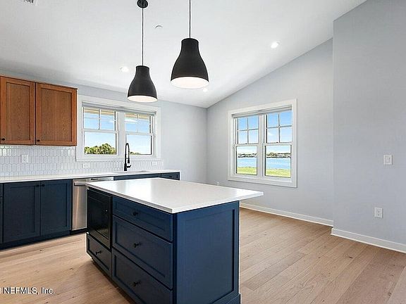 5th image of 4607 Ocean St #201