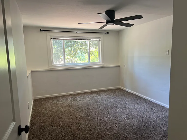 324 Vine St — Photo 12