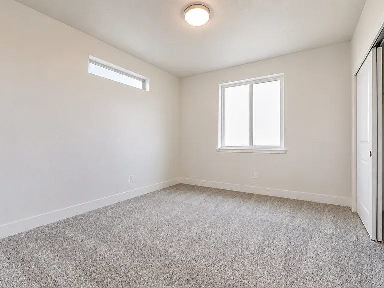 220 Tiber St — Photo 12