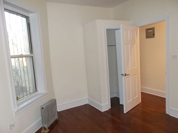 4th image of 465 Park Pl #1LL