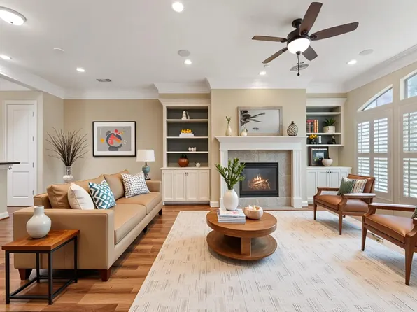 906 Reinicke St, Houston, TX 77007