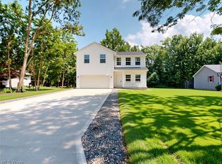 115 Deerfield Dr, Madison, OH 44057