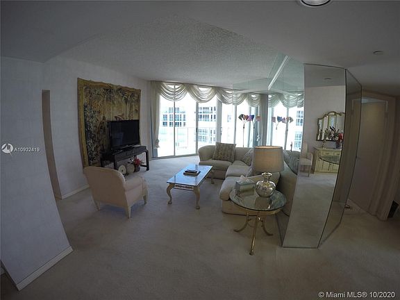 4th image of 16485 Collins Ave #Penthouse 38c
