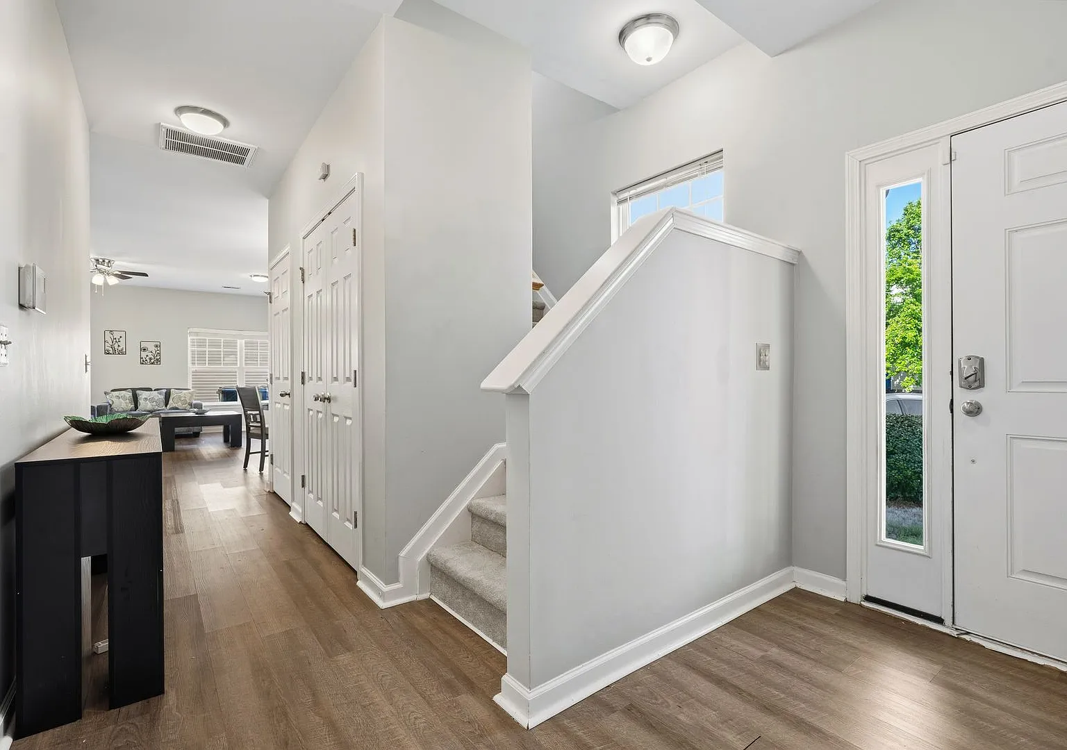 Fully Furnished - Upgraded End-Unit Retreat | 3br/2.5ba, Dedicated Office Space & Private Garage ... — Photo 3