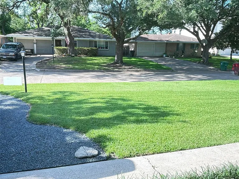5515 Darnell St — Photo 6