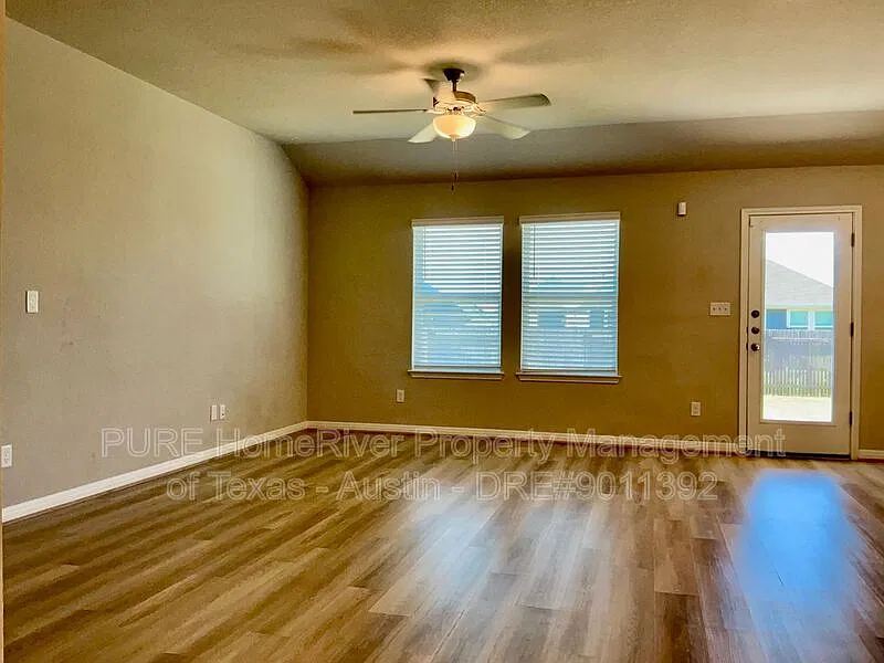 3 bed, 2.0 bath, 1621 sqft, $1,950 — Photo 3