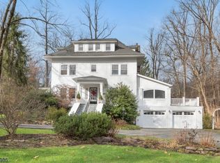 135 Morris Ave, Mountain Lakes, NJ 07046