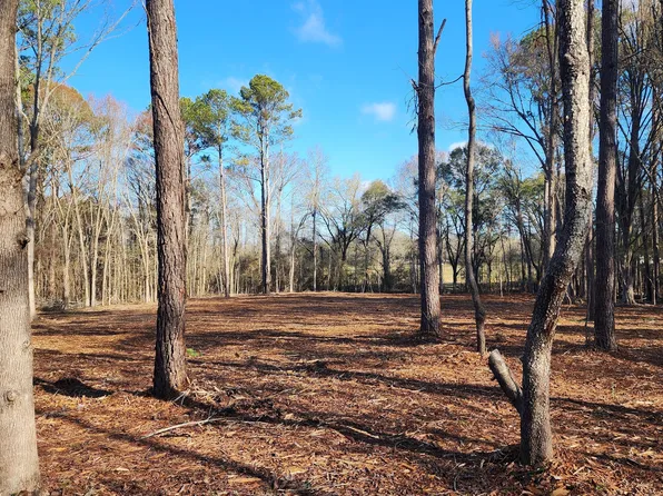 27 Bobbie Ct, Molena, GA 30258