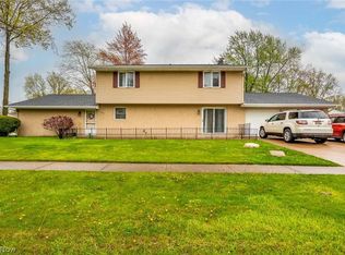 1335 Lindenwood Dr, Lorain, OH 44053