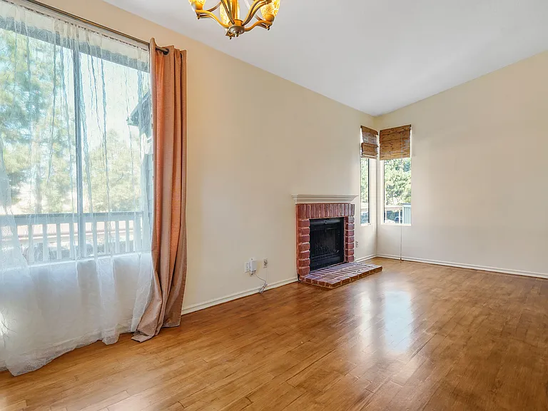 2486 Pleasant Way #B — Photo 5
