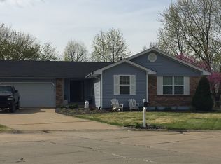 641 Oregon Trail Ct, Saint Charles, MO 63304