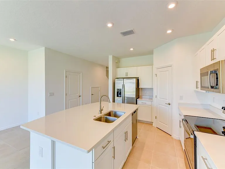 5744 Haven Ter — Photo 11