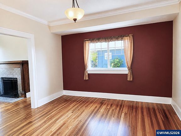 5th image of 960 Claggett St NE
