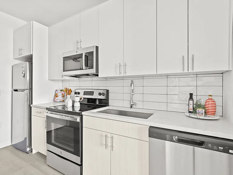 Stanley House Apartments — Photo 23