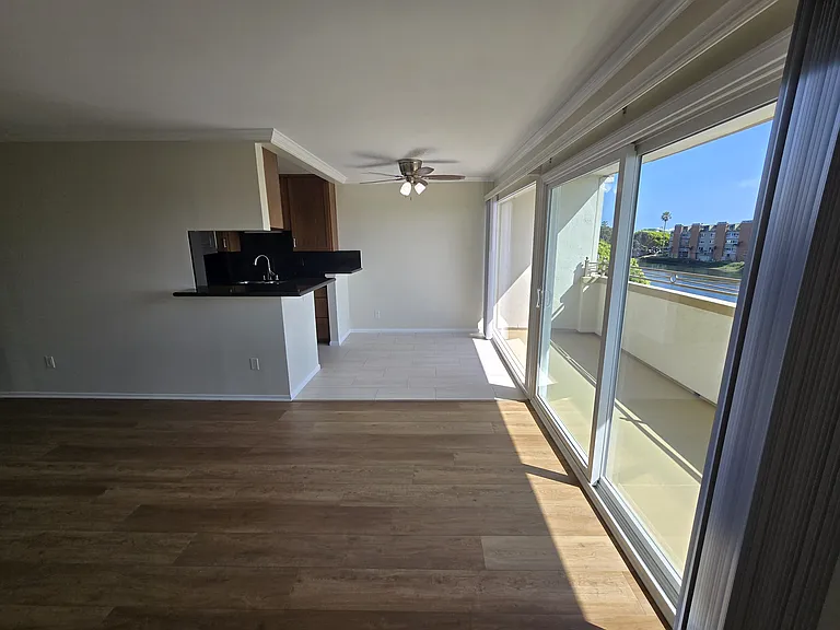 Laguna del Rey Apartments — Photo 72