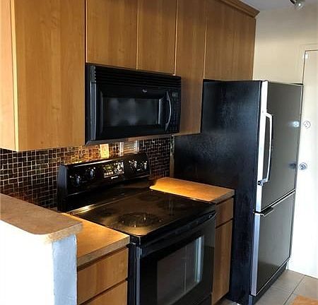 4th image of 900 NE 18th Ave APT 1207