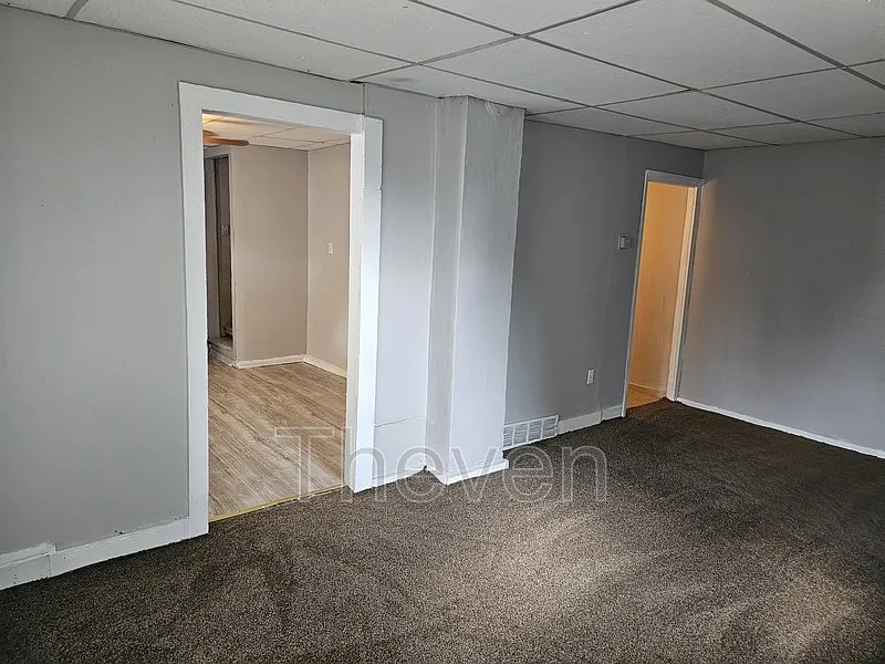 3 bed, 1.0 bath, 900 sqft, $1,100 — Photo 4