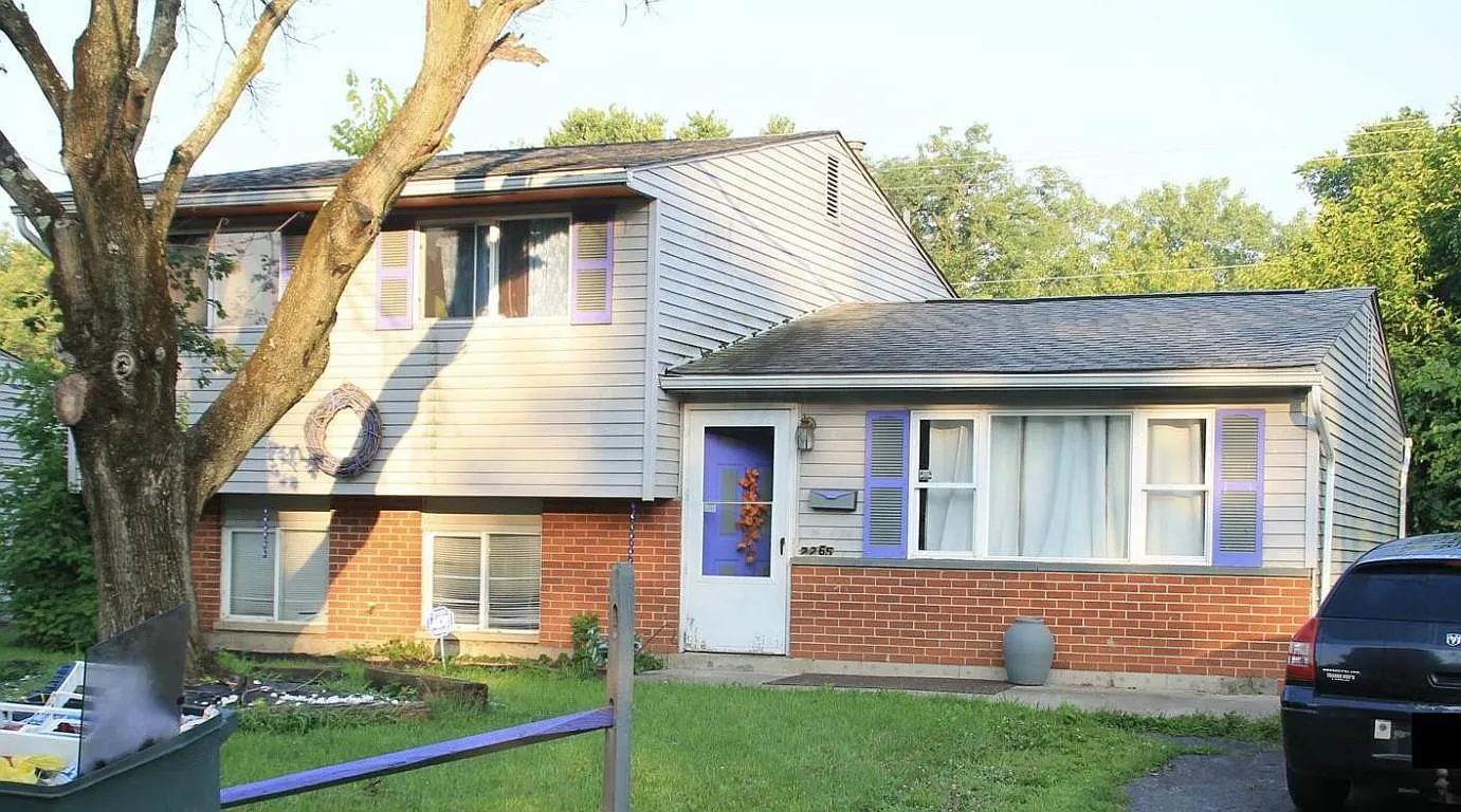 2265 Majestic Dr W photo 1