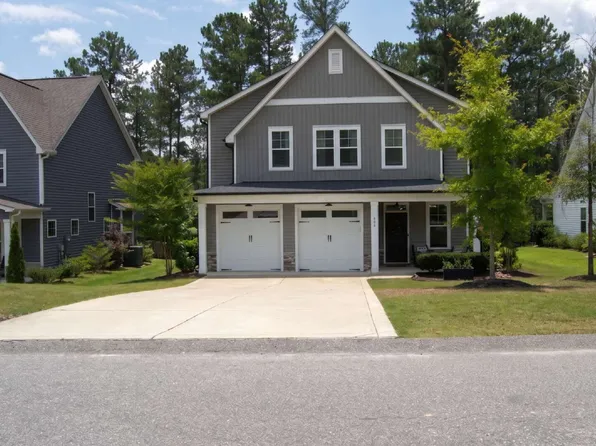 486 Falls Creek Dr, Spring Lake, NC 28390