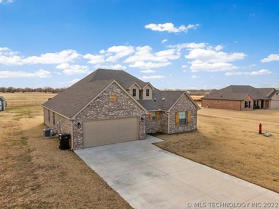 2nd image of 9710 Tall Pine Ln