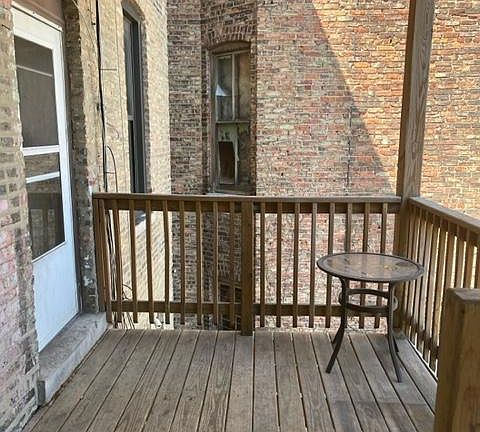 3rd image of 737 S Western Ave APT 2N