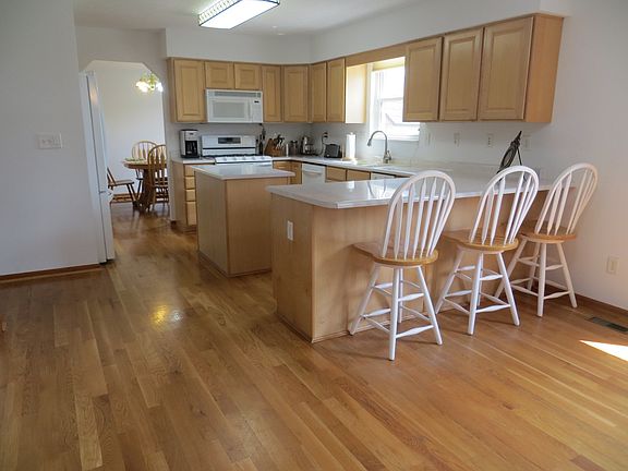 4th image of 4841 Brooke Hill Ct
