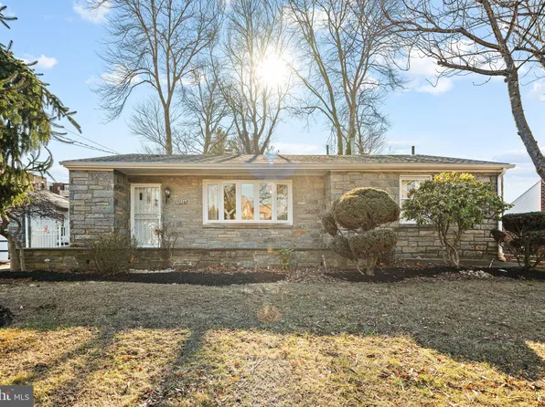 9114 Bickley St, Philadelphia, PA 19115