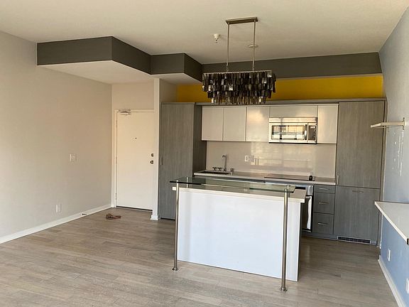 3rd image of 948 G St