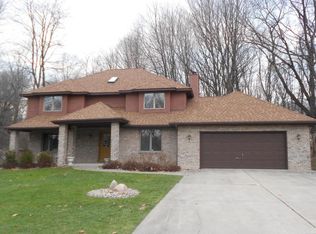 2555 Ramblewood Dr, Kalamazoo, MI 49009