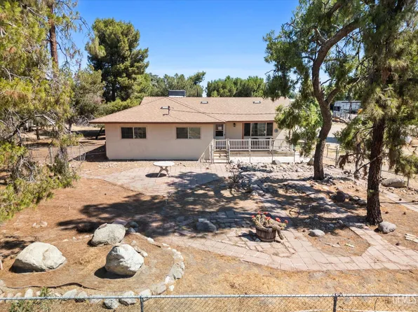 7416 Lindsay Rd, Bakersfield, CA 93313