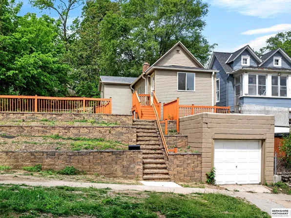 5030 S 18th St, Omaha, NE 68107