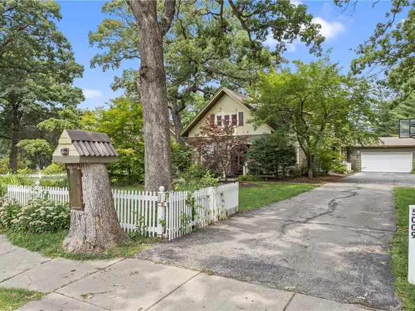 5009 Grand Ave, Des Moines, IA 50312