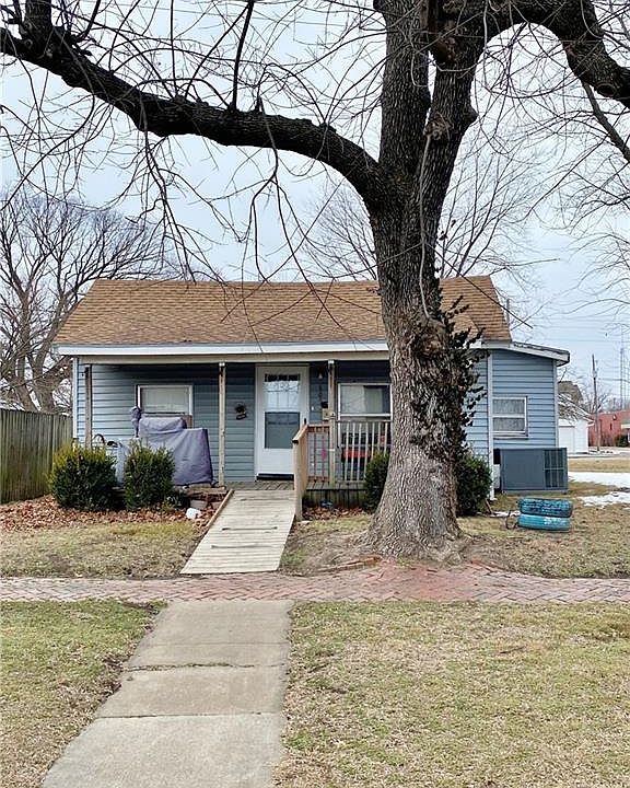 1st image of 609 N Smelter St